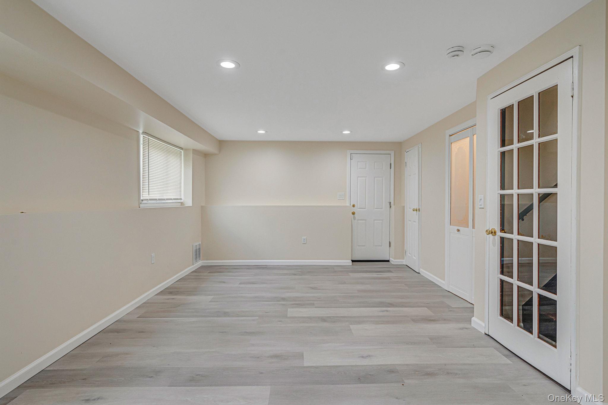 10 Laurie Road, Brentwood, NY 11717