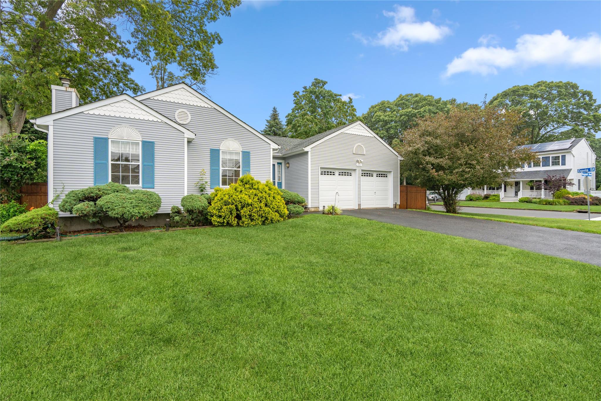 482 Bayport Avenue, Bayport, NY 11705