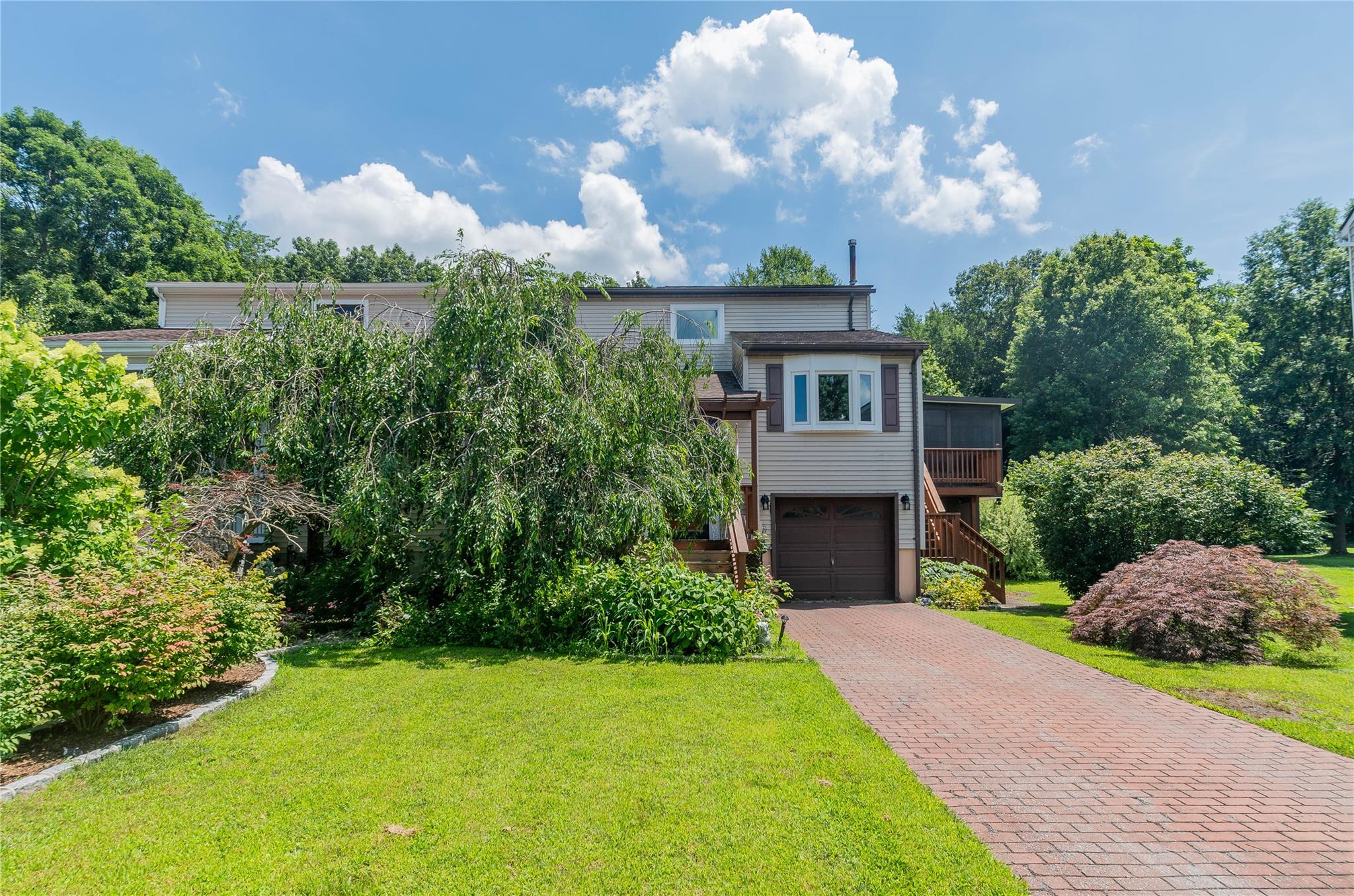 11 Hamlet Court, Wappingers Falls, NY 12590