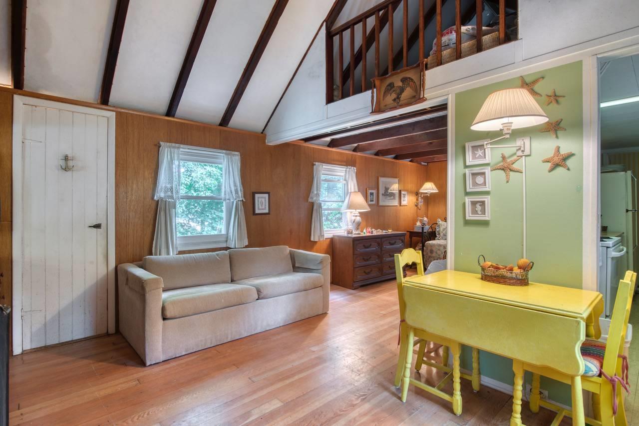 43 Treasure Road, Riverhead, NY 11901