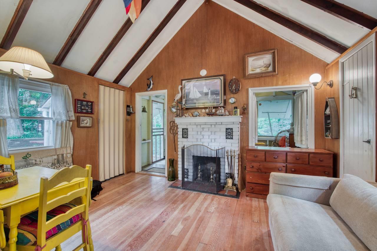 43 Treasure Road, Riverhead, NY 11901