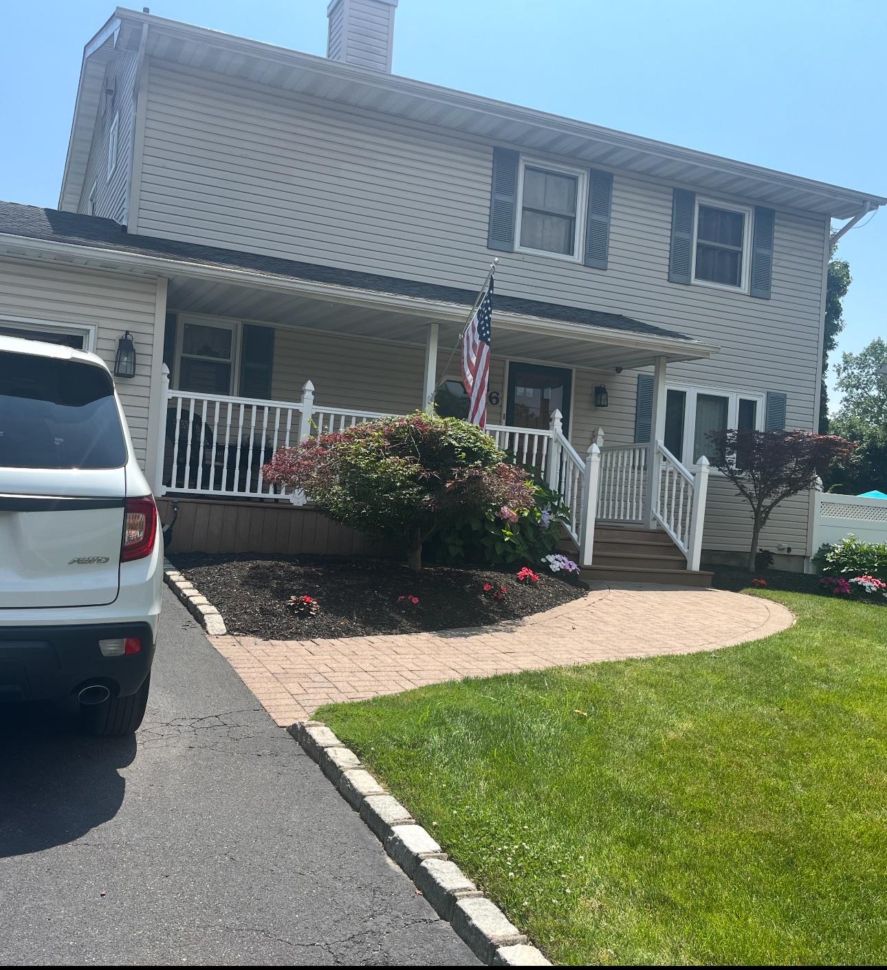 16 Tarkington Road, Holbrook, NY 11741
