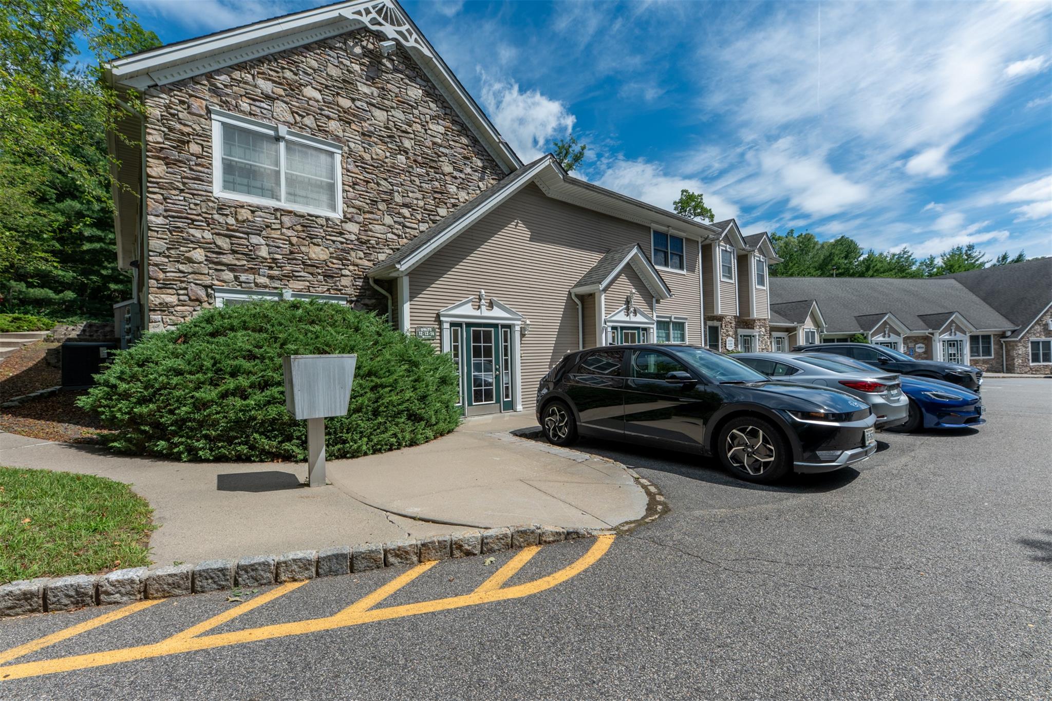 1540 US-202 # 1C, Pomona, NY 10970