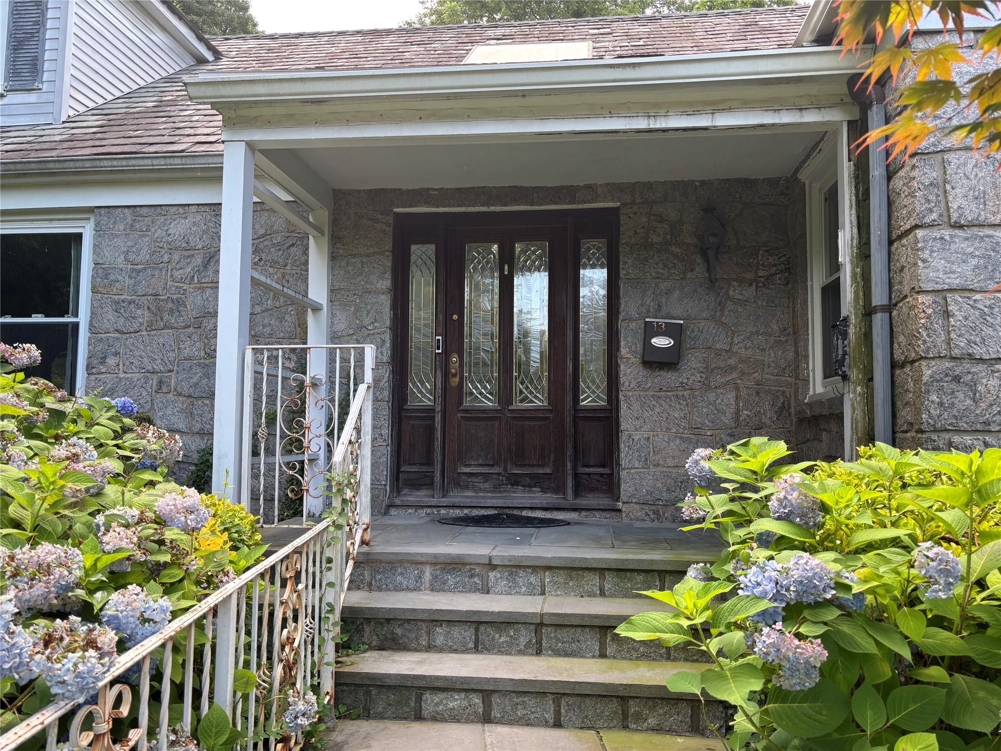 13 Laurel Drive, Great Neck, NY 11021
