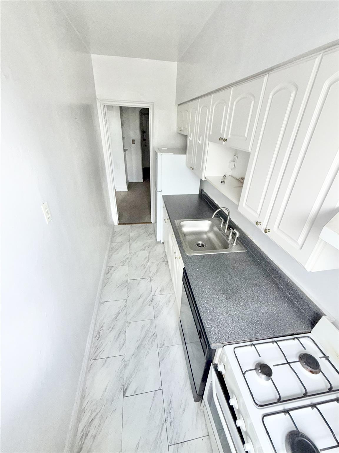 61-41 Saunders Street # B44, Rego Park, NY 11374