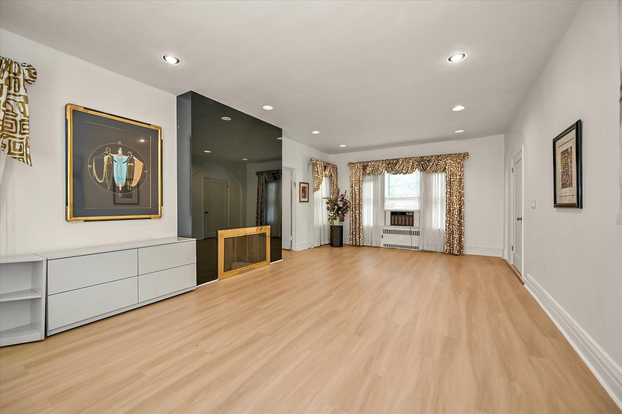 115 Central Avenue, Lawrence, NY 11559