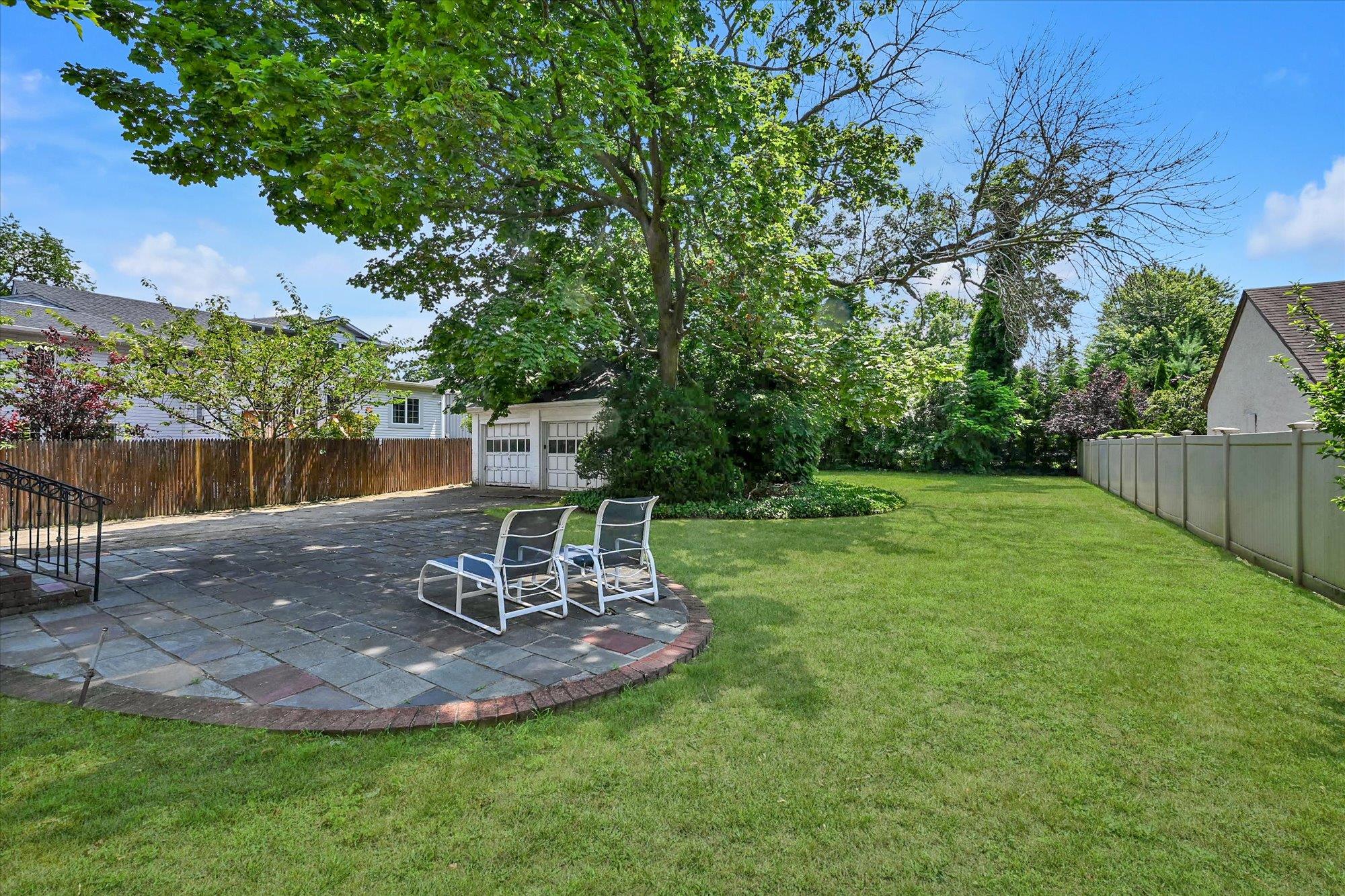 115 Central Avenue, Lawrence, NY 11559