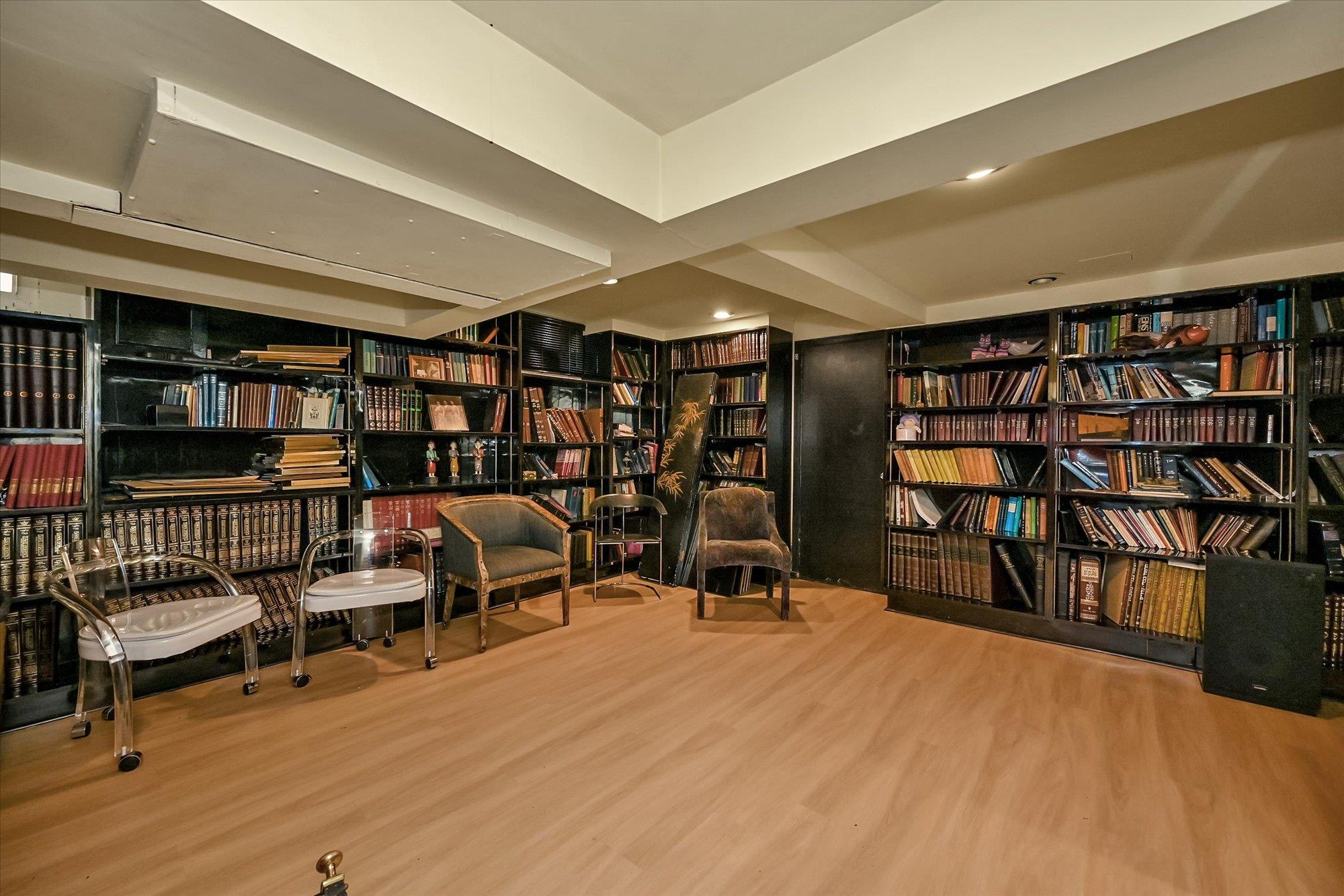 115 Central Avenue, Lawrence, NY 11559