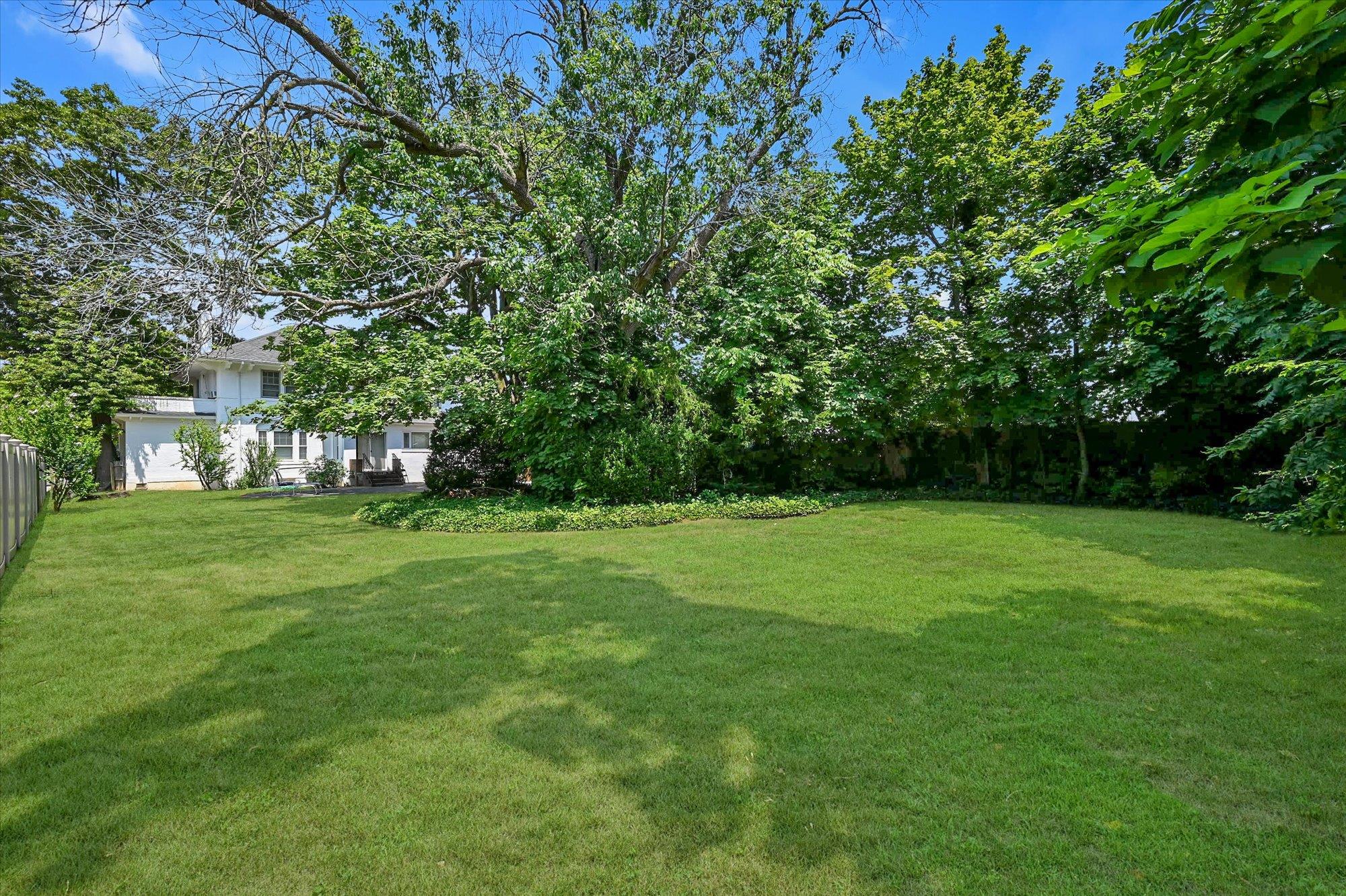 115 Central Avenue, Lawrence, NY 11559