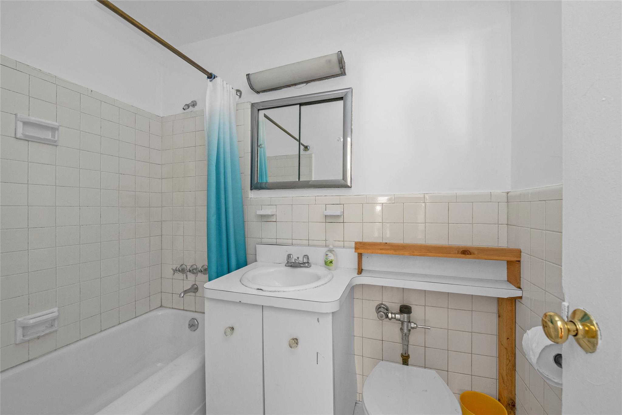 110-20 71st Road # 114, Forest Hills, NY 11375