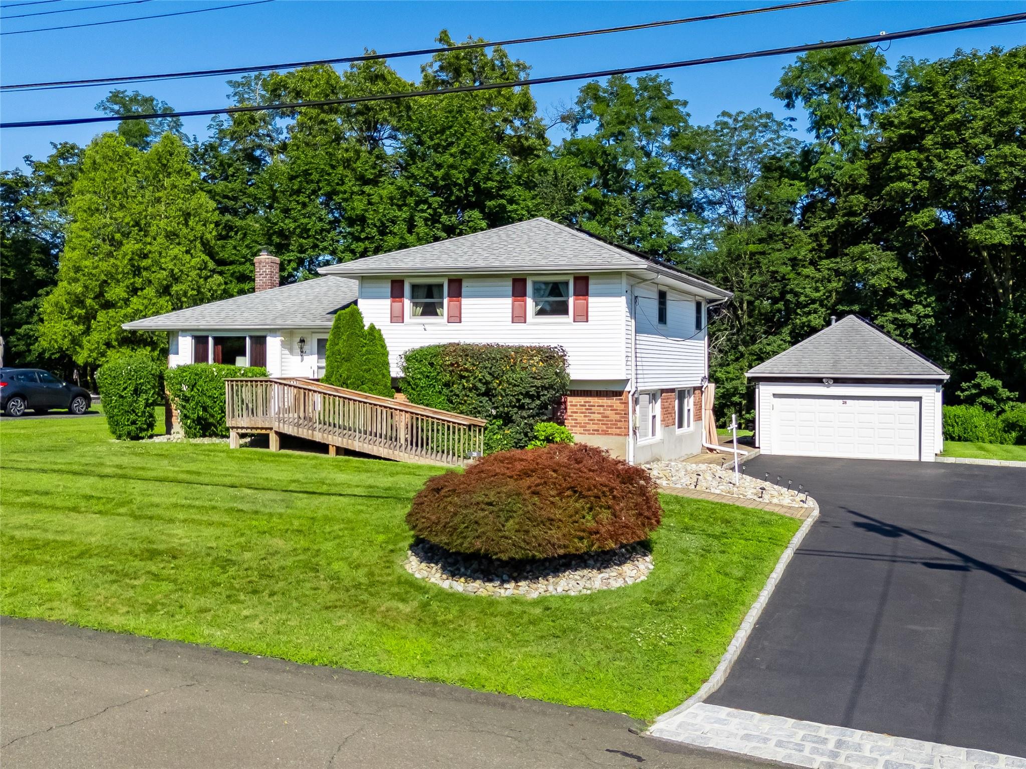 28 Terrace Avenue, Nanuet, NY 10954