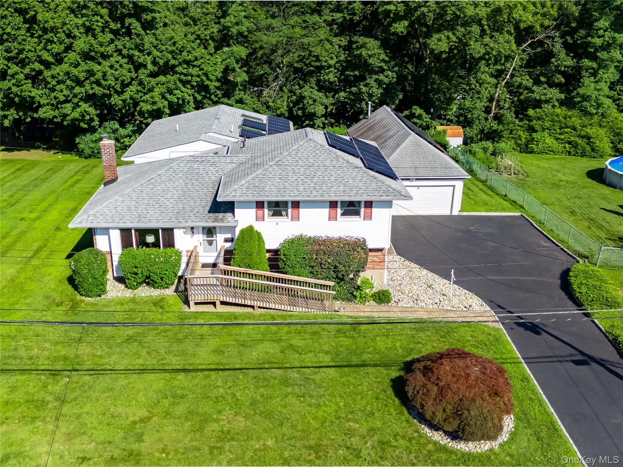 28 Terrace Avenue, Nanuet, NY 10954