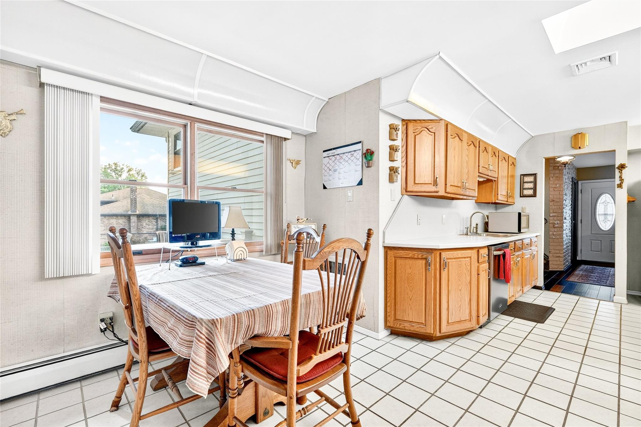 28 Terrace Avenue, Nanuet, NY 10954