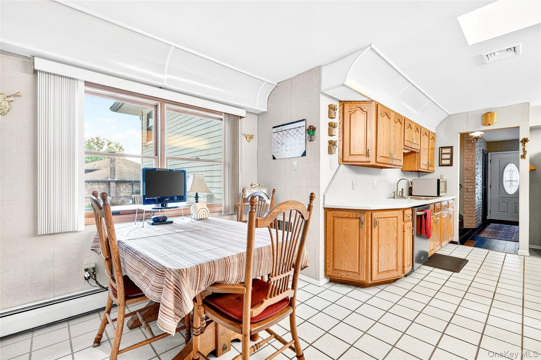 28 Terrace Avenue, Nanuet, NY 10954