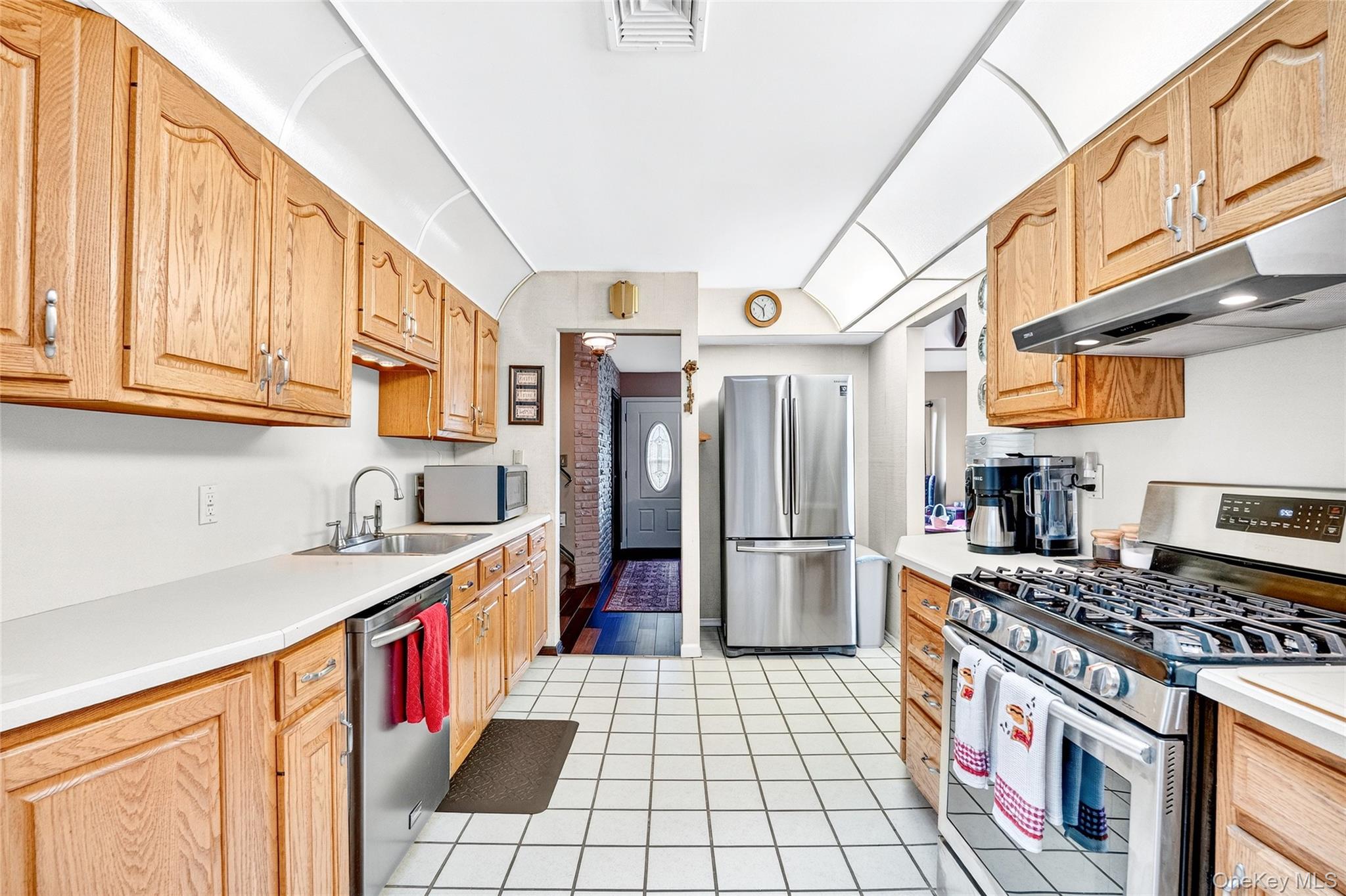 28 Terrace Avenue, Nanuet, NY 10954