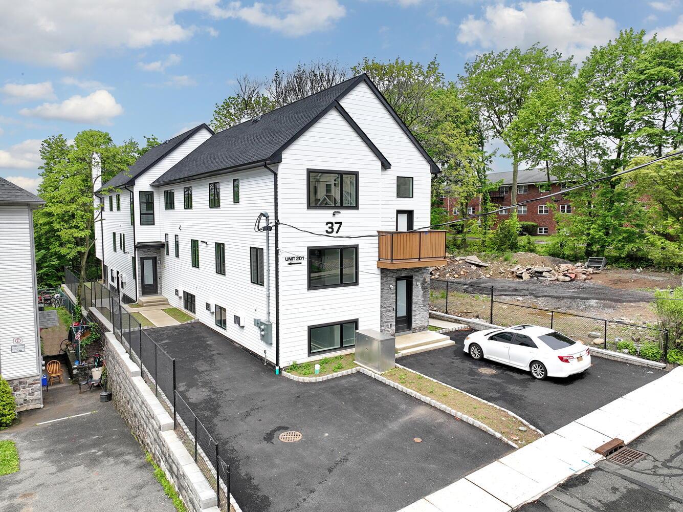 37 Ewing Avenue # 202, Spring Valley, NY 10977