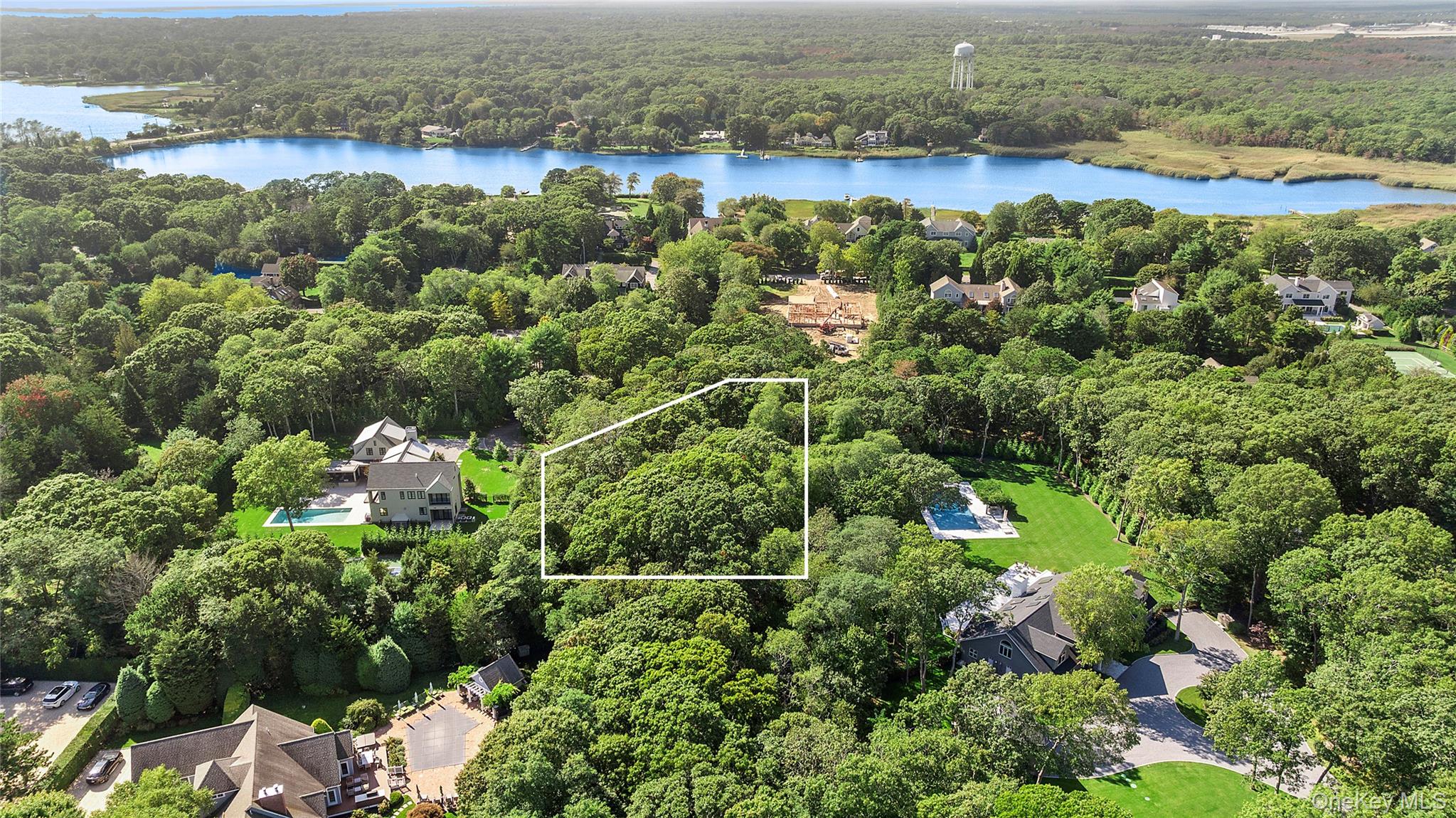 5 Laurents Way, Quogue, NY 11959