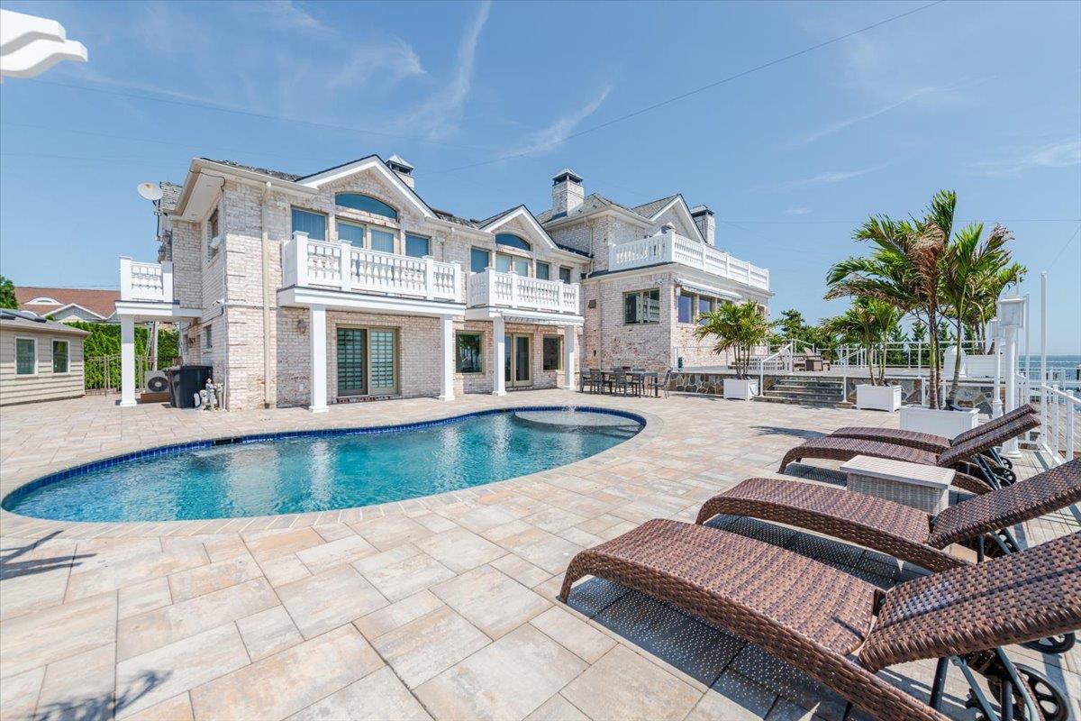 130 Riviera Drive S, Massapequa, NY 11758