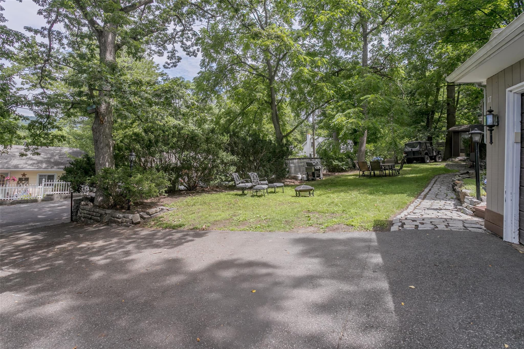 17 Northside Lane, Greenwood Lake, NY 10925