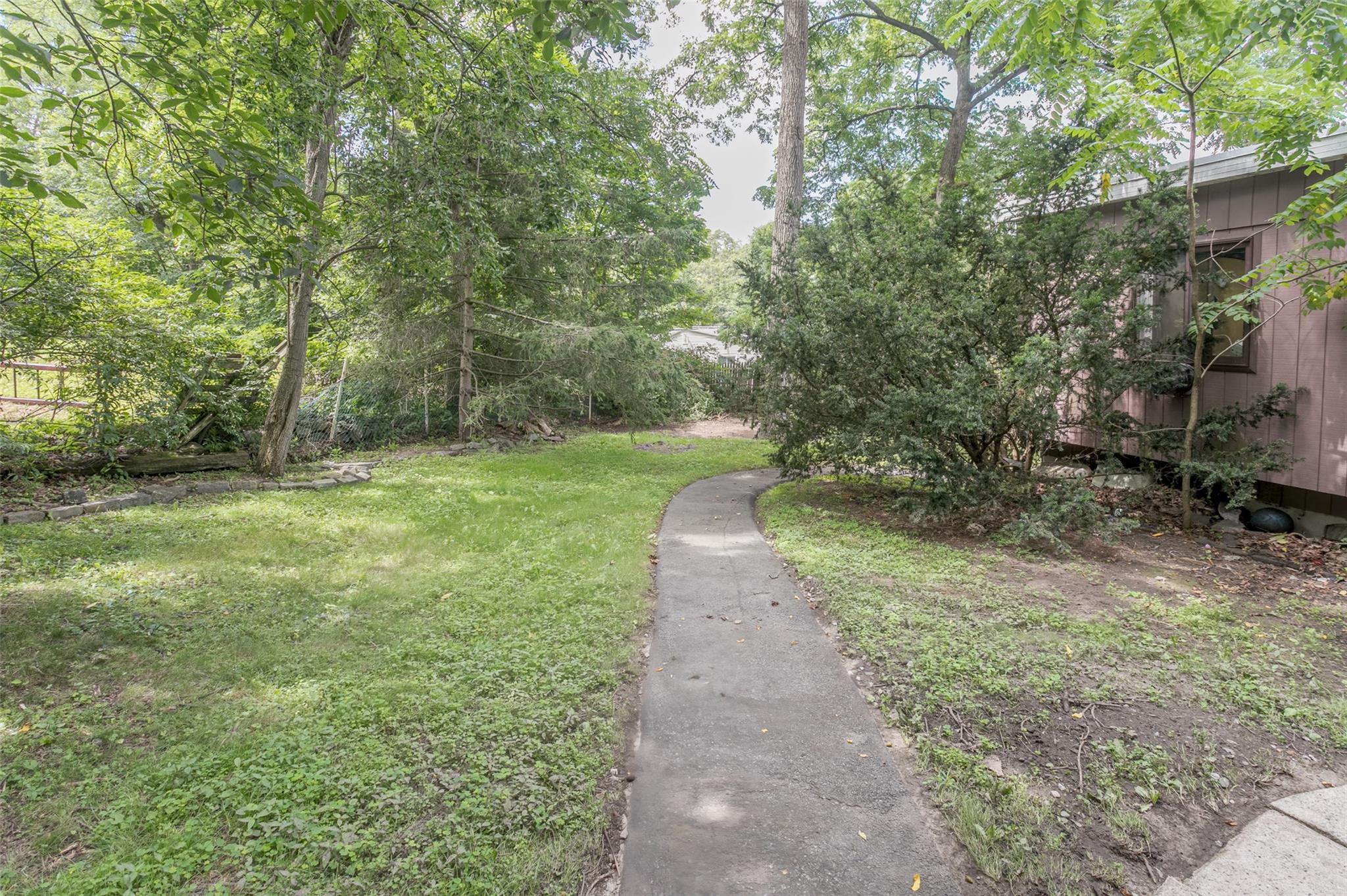 17 Northside Lane, Greenwood Lake, NY 10925