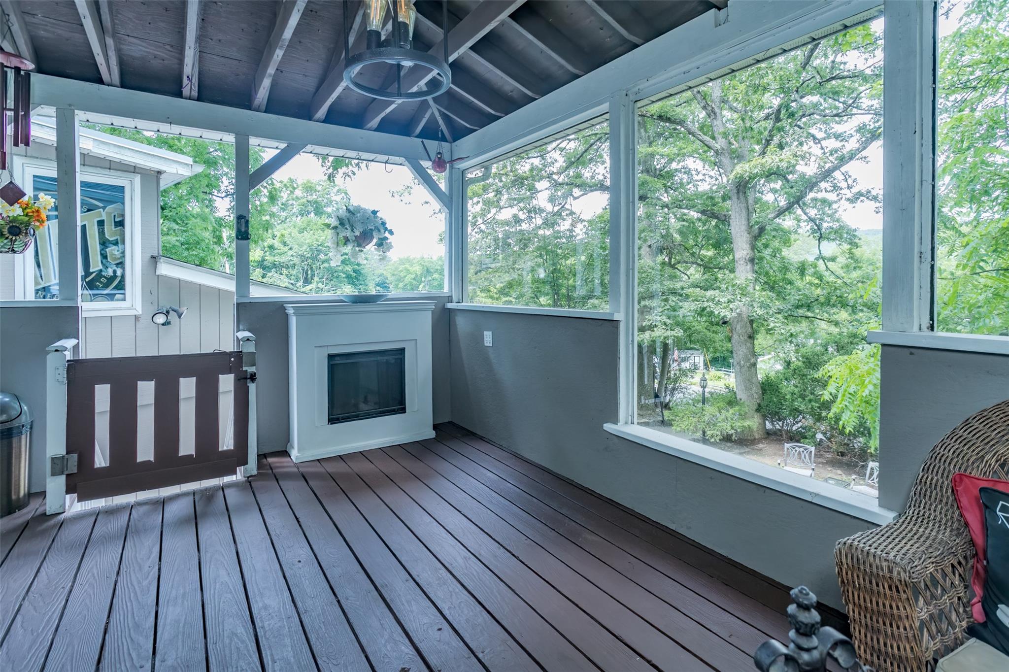 17 Northside Lane, Greenwood Lake, NY 10925