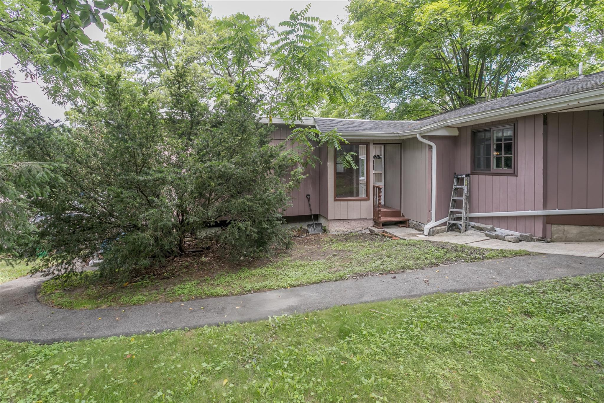 17 Northside Lane, Greenwood Lake, NY 10925