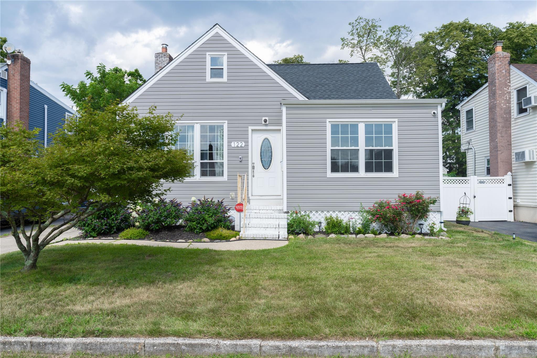 122 Venetian Boulevard, Lindenhurst, NY 11757