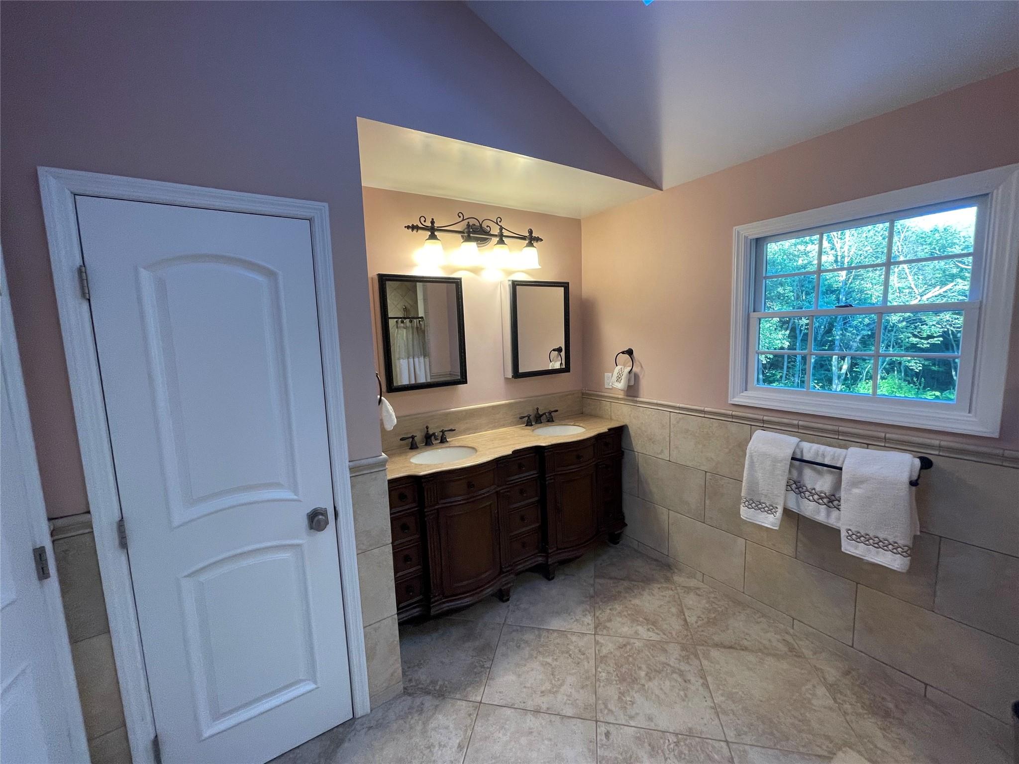 8 Trezza Court, Bellmore, NY 11710