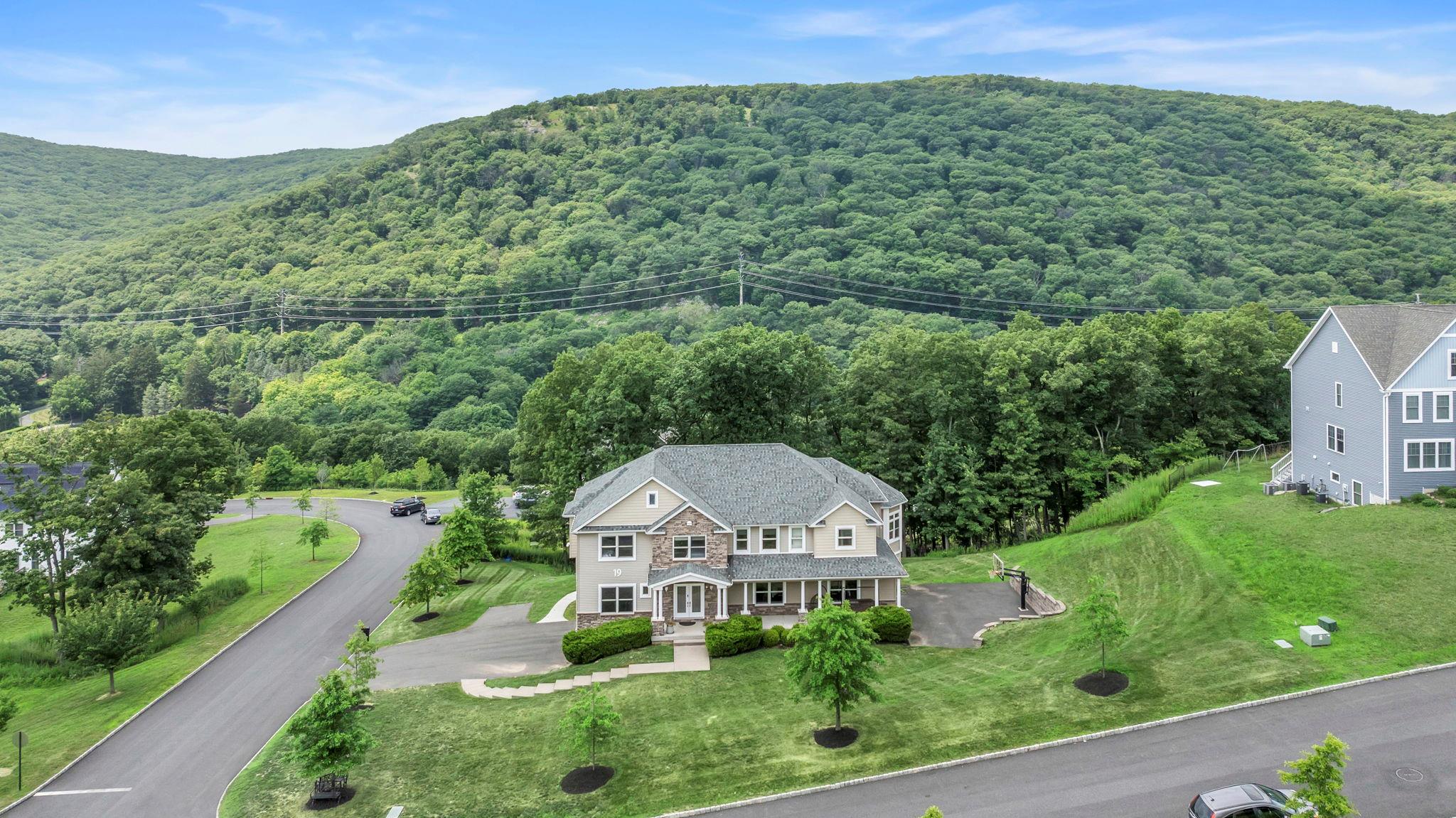 19 Cornell Peak, Pomona, NY 10970