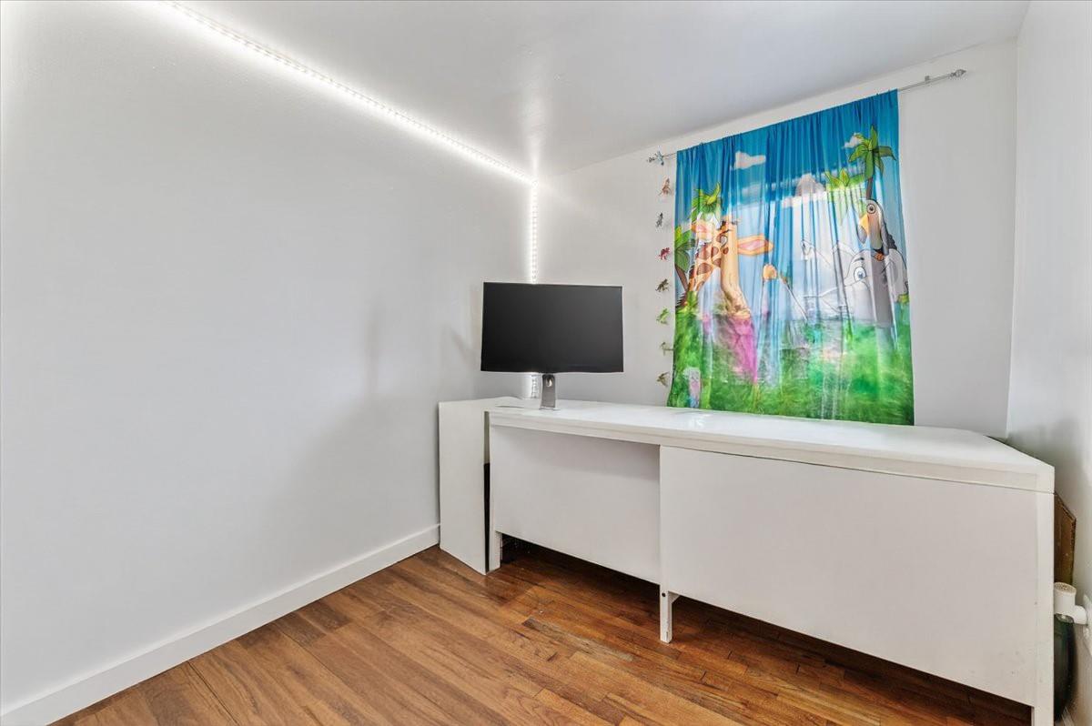 22 Hudson Place, Hempstead, NY 11550