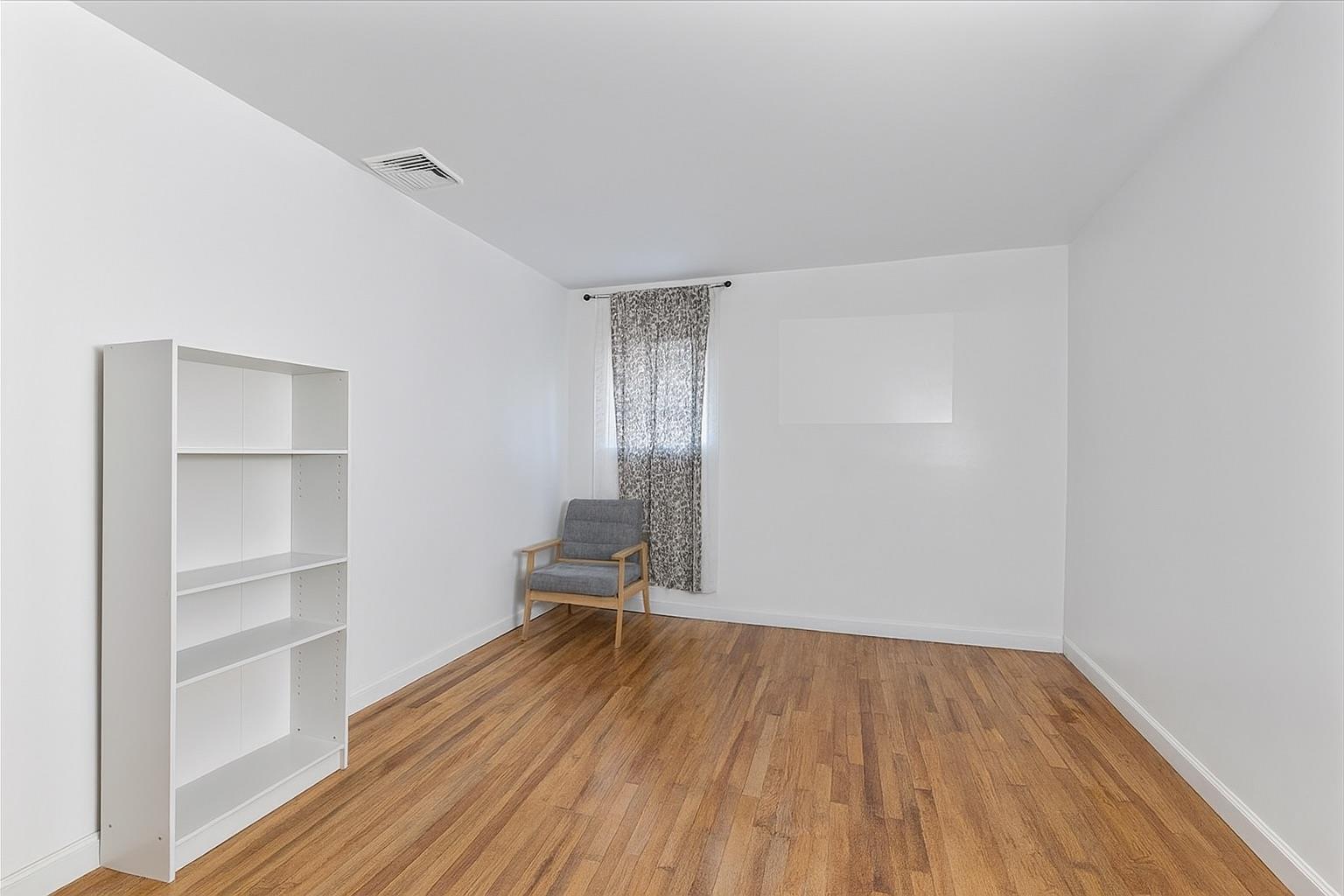 22 Hudson Place, Hempstead, NY 11550