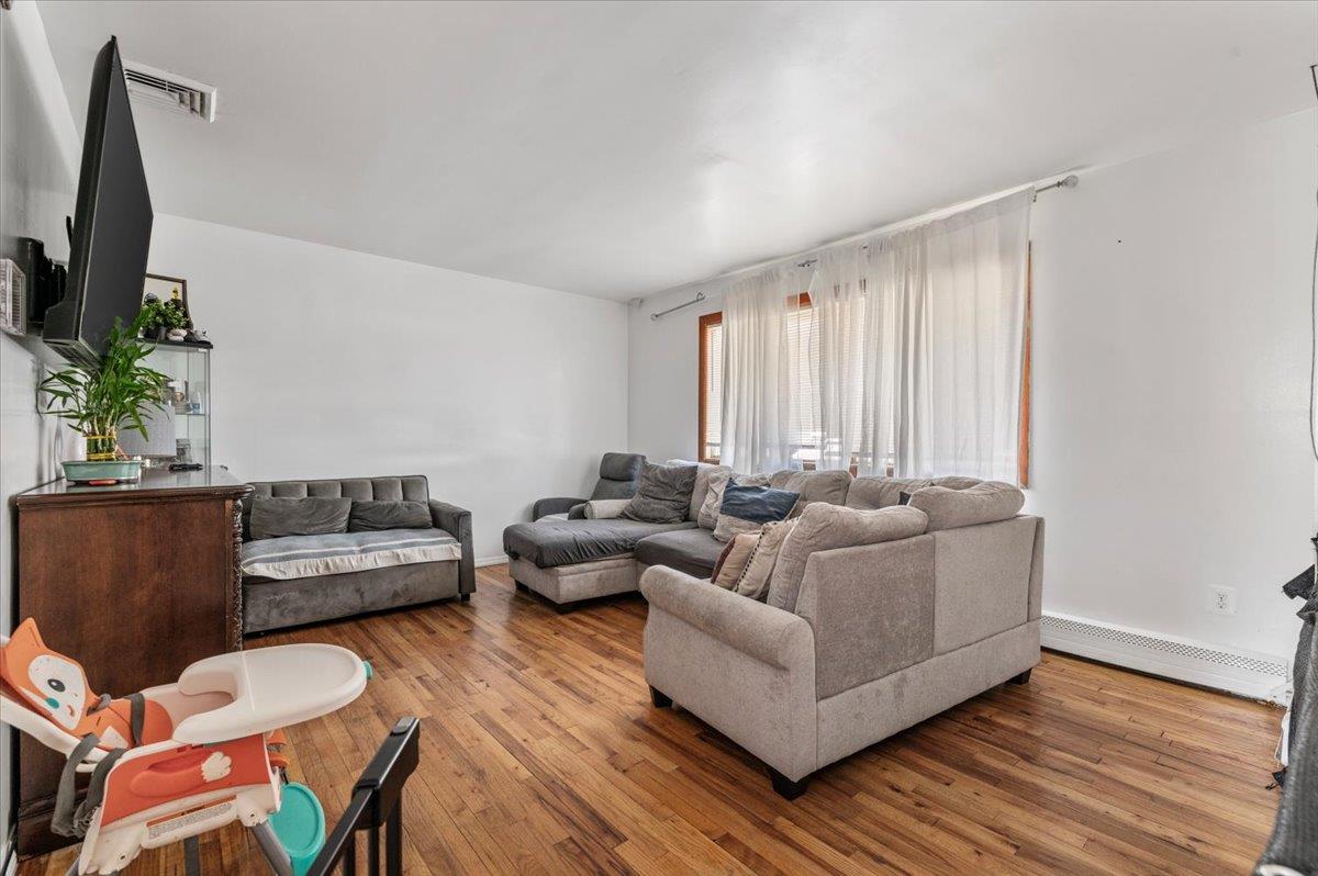 22 Hudson Place, Hempstead, NY 11550