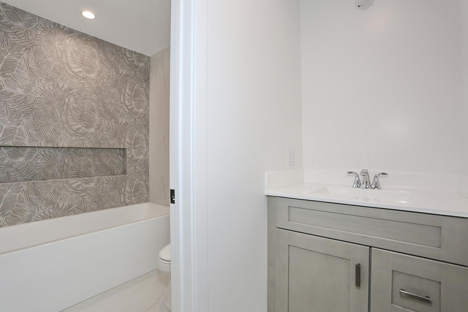 37 Ewing Avenue # 201, Spring Valley, NY 10977