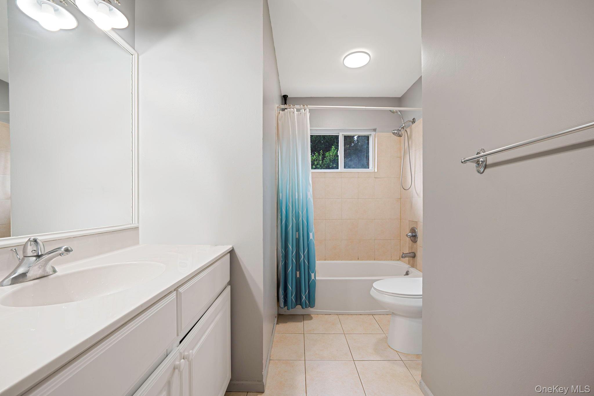 11 Gladysz Way, Port Jefferson, NY 11777