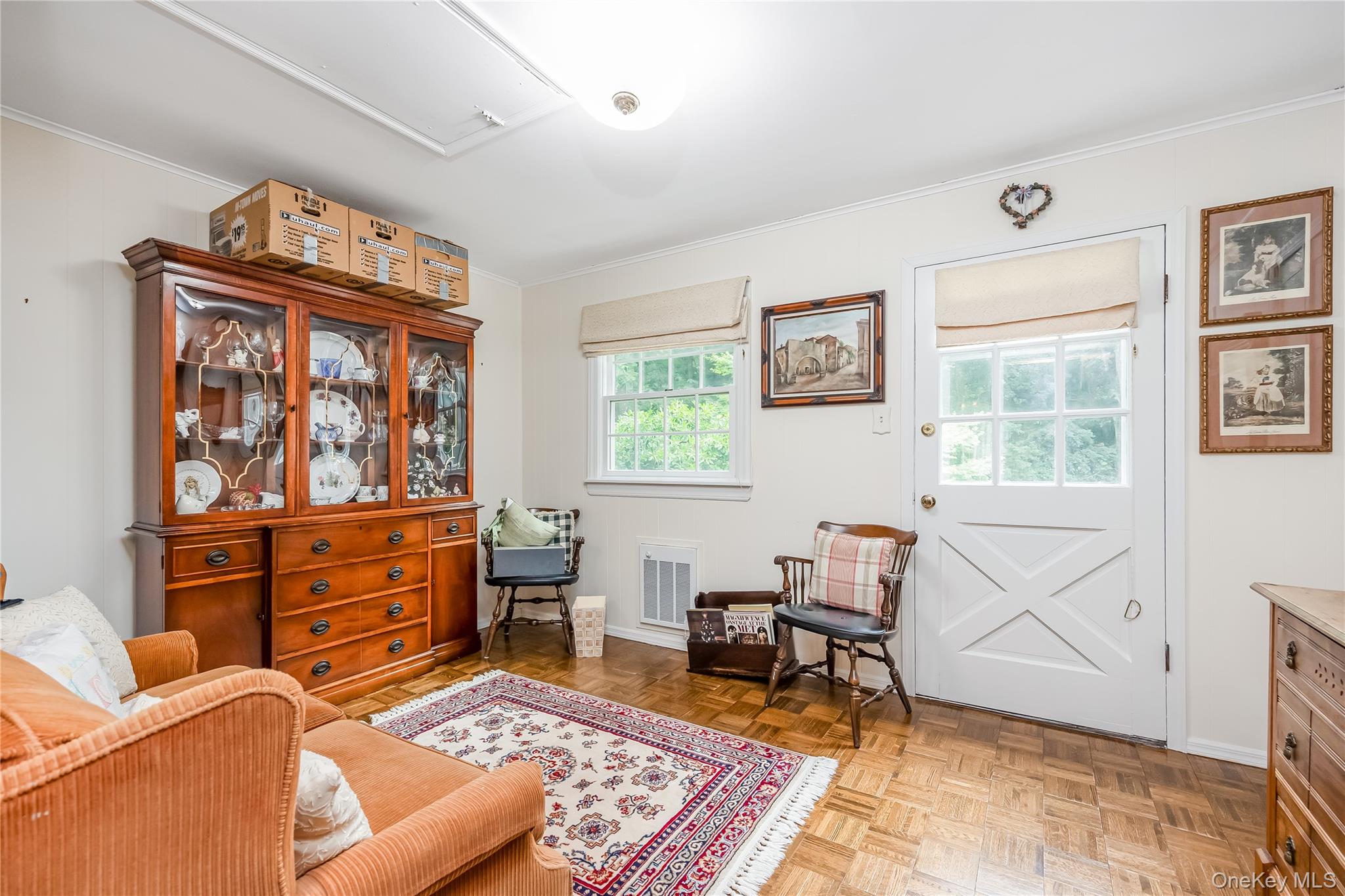 9 Branch Lane, East Setauket, NY 11733