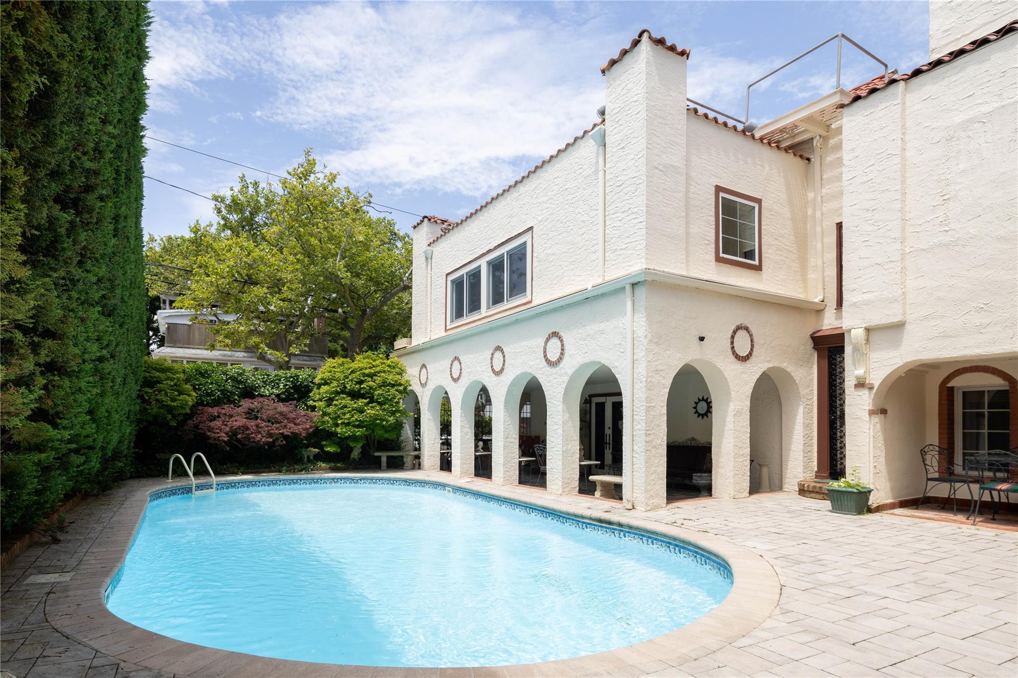 118 Glenwood Avenue, Point Lookout, NY 11569