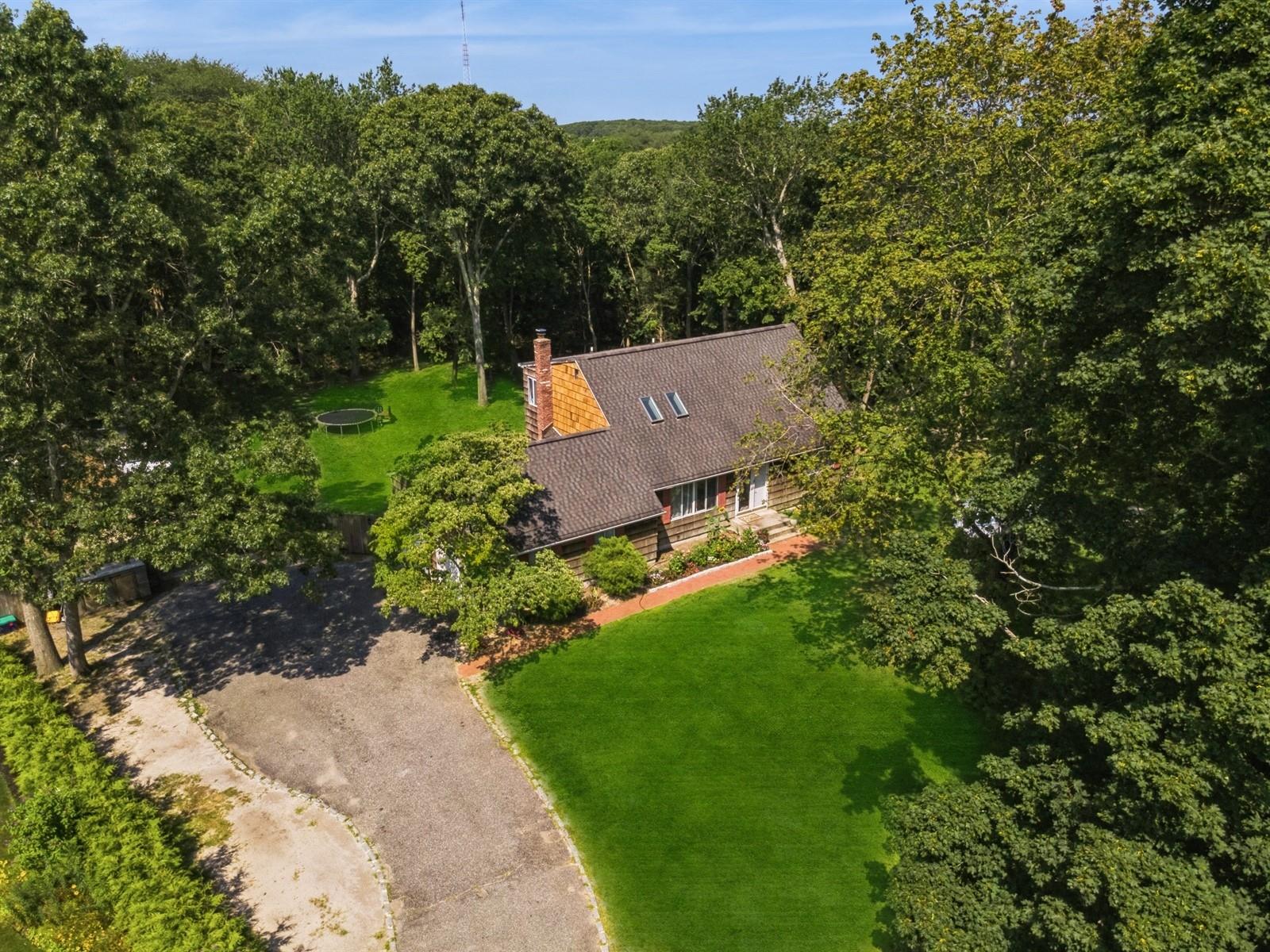 65 Fox Run Lane, Riverhead, NY 11901