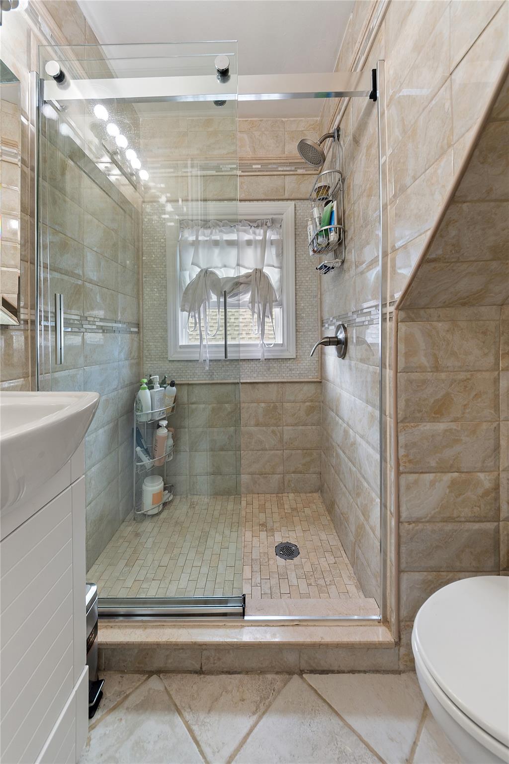 2533 Young Avenue, Bronx, NY 10469