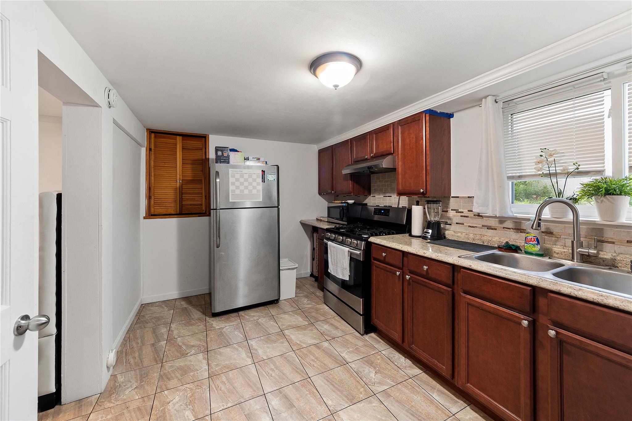 2533 Young Avenue, Bronx, NY 10469