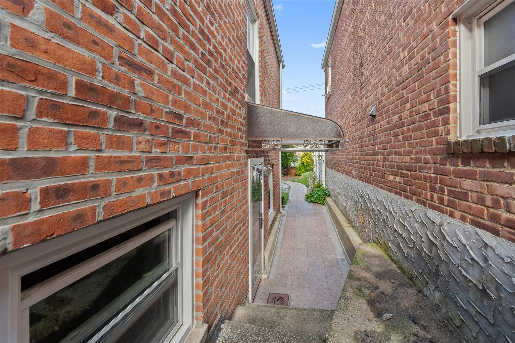 2533 Young Avenue, Bronx, NY 10469