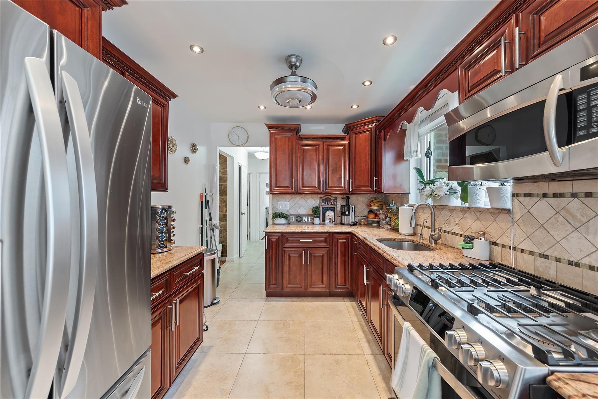 2533 Young Avenue, Bronx, NY 10469