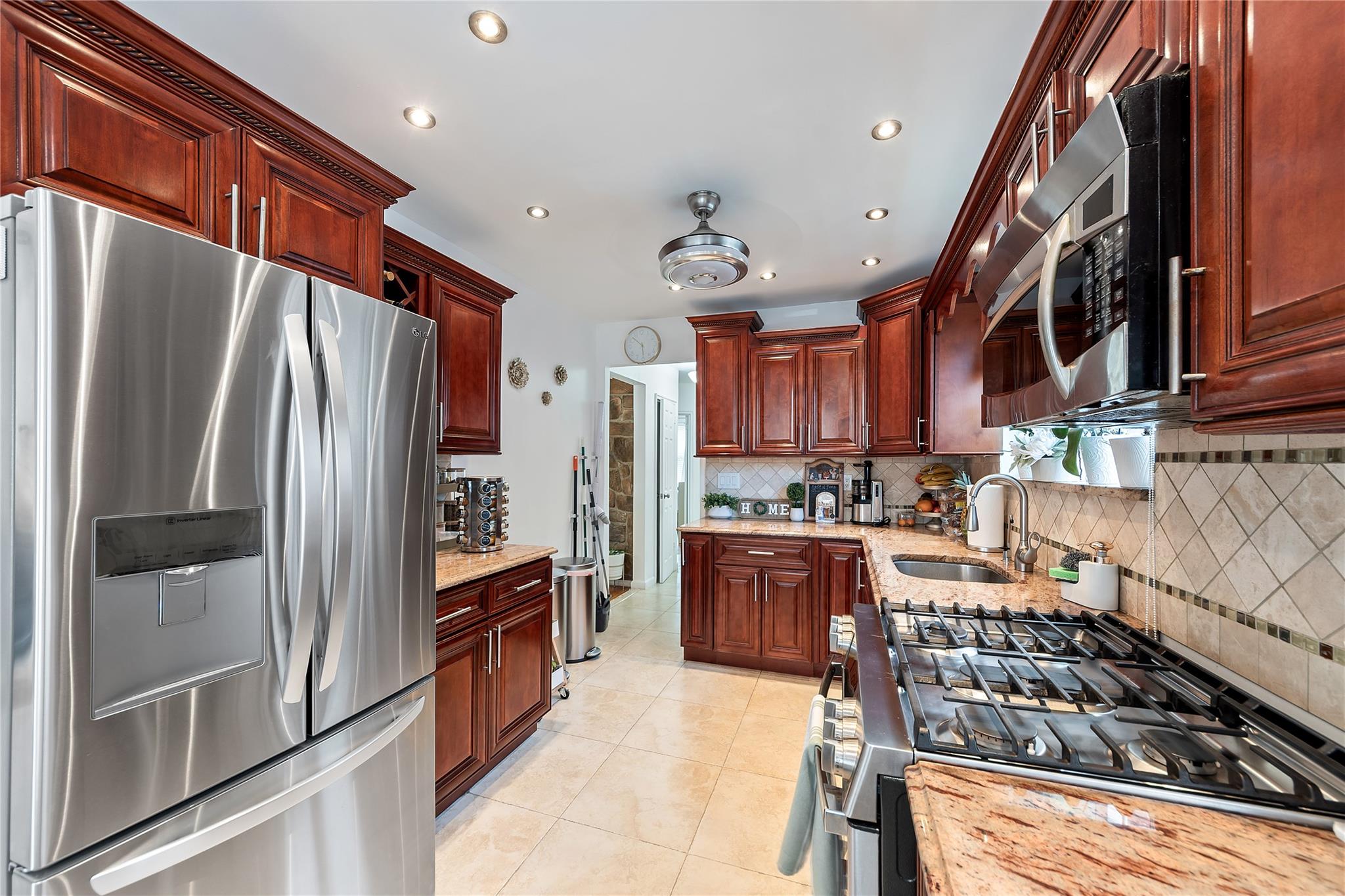 2533 Young Avenue, Bronx, NY 10469