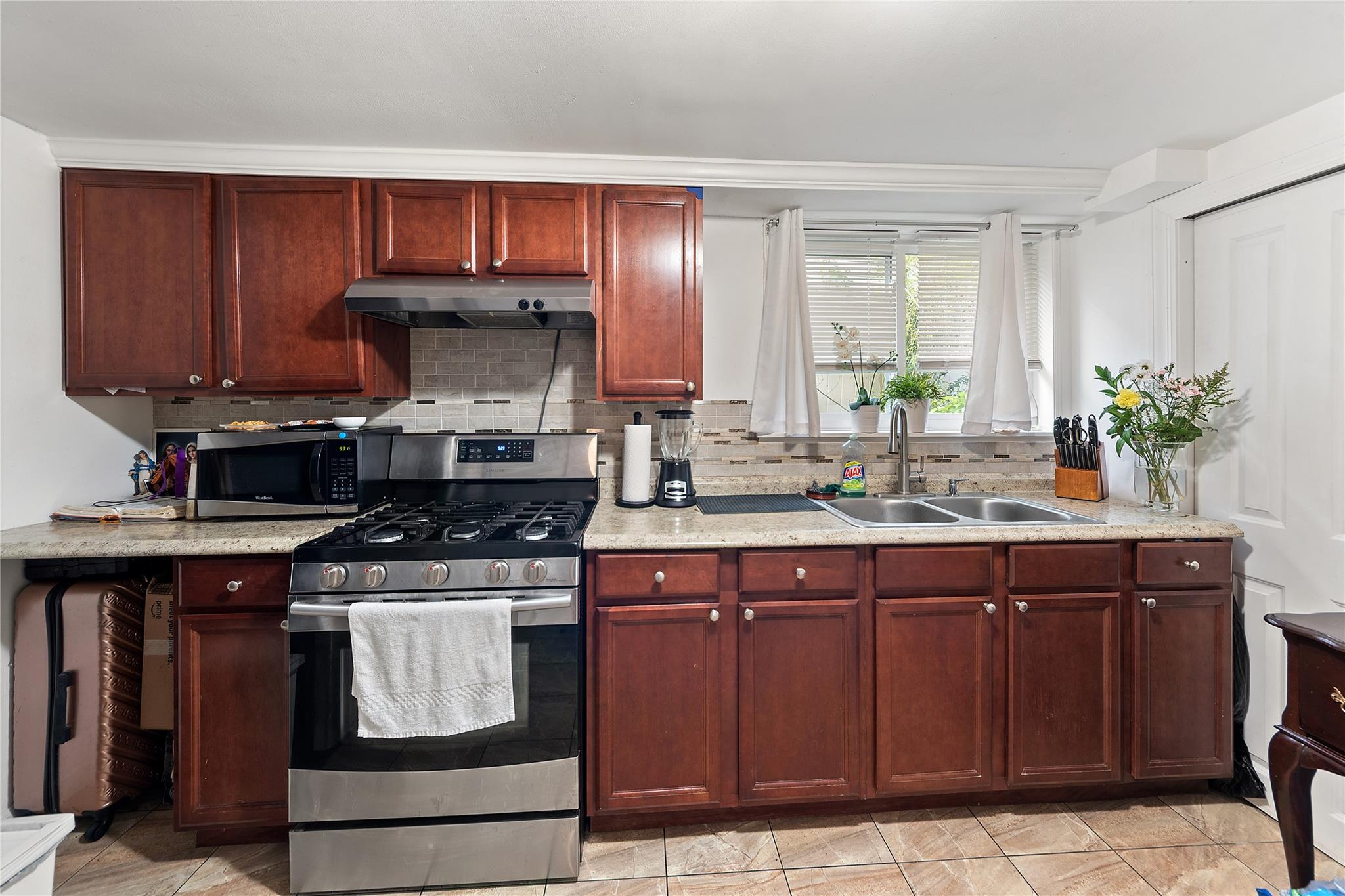 2533 Young Avenue, Bronx, NY 10469