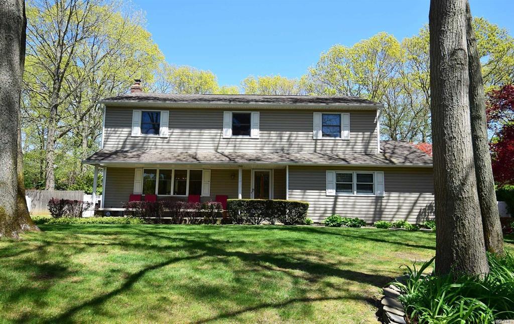 29 Sunhill Road, Nesconset, NY 11767