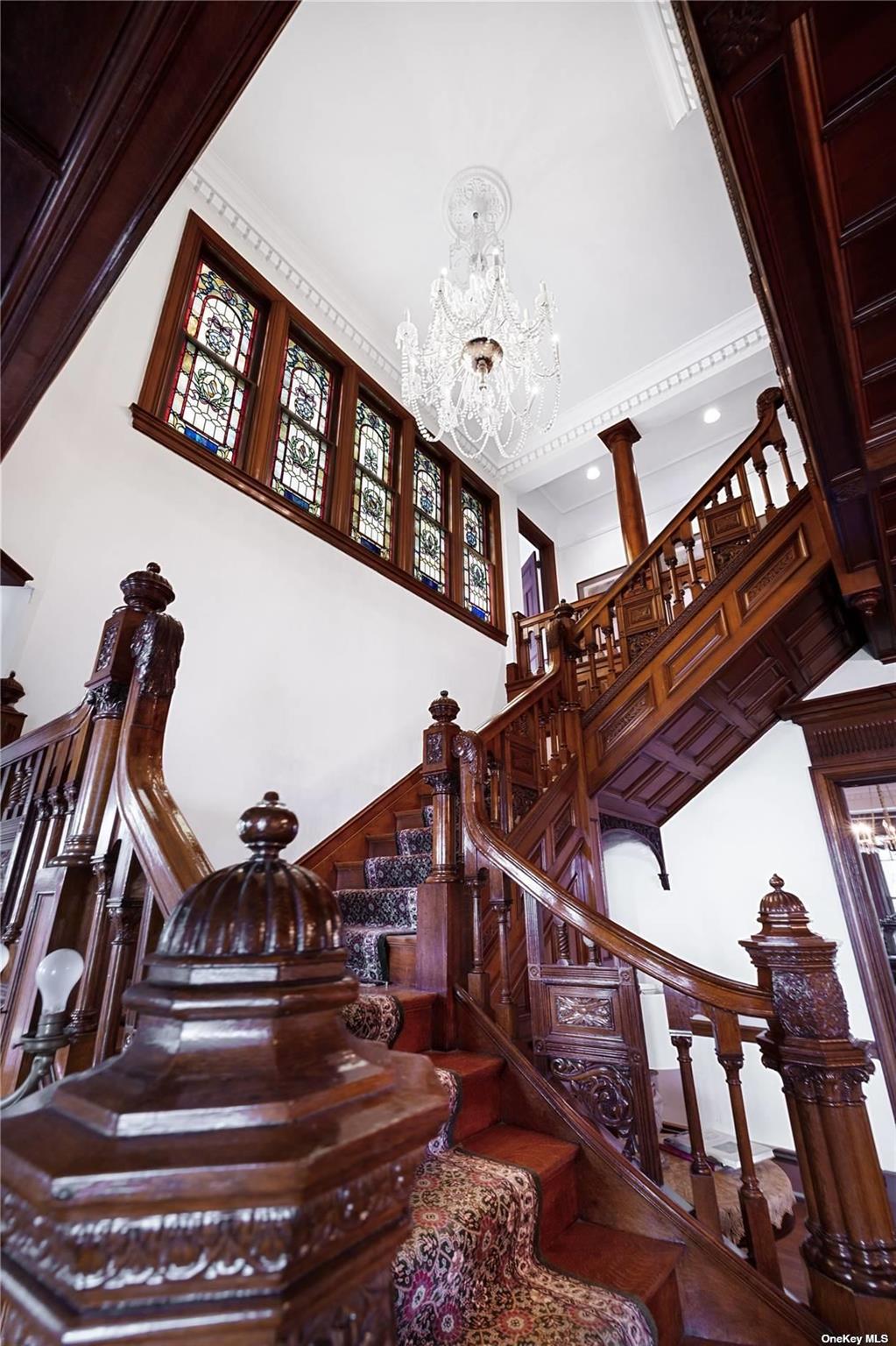 9 Convent Lane, Center Moriches, NY 11934