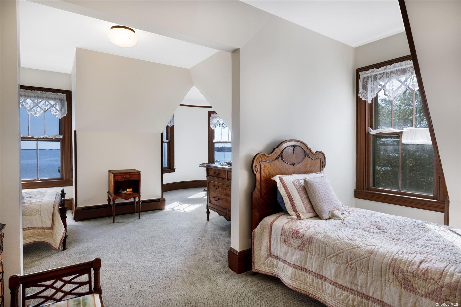 9 Convent Lane, Center Moriches, NY 11934