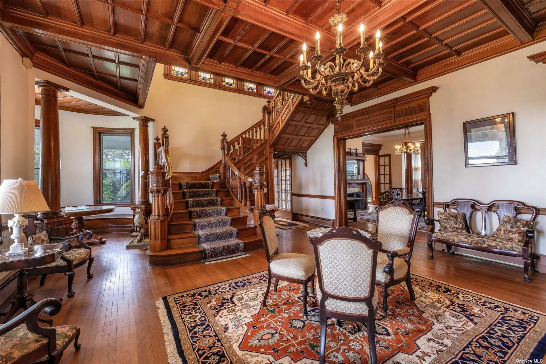 9 Convent Lane, Center Moriches, NY 11934