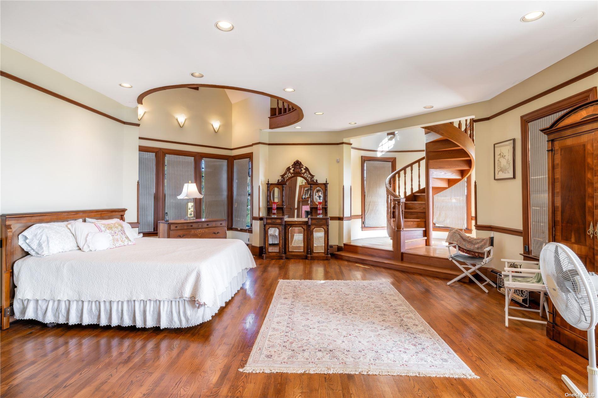 9 Convent Lane, Center Moriches, NY 11934