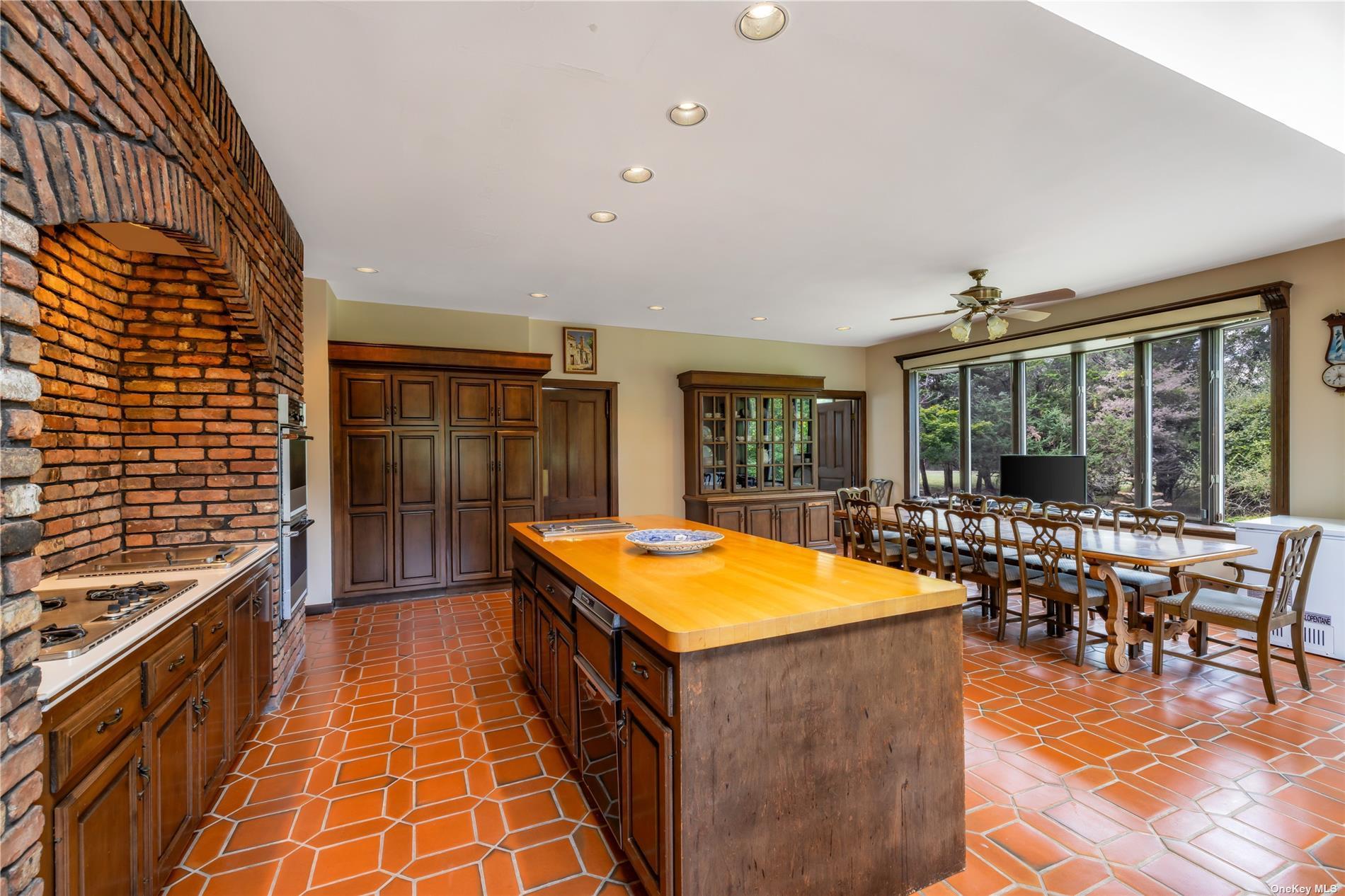 9 Convent Lane, Center Moriches, NY 11934