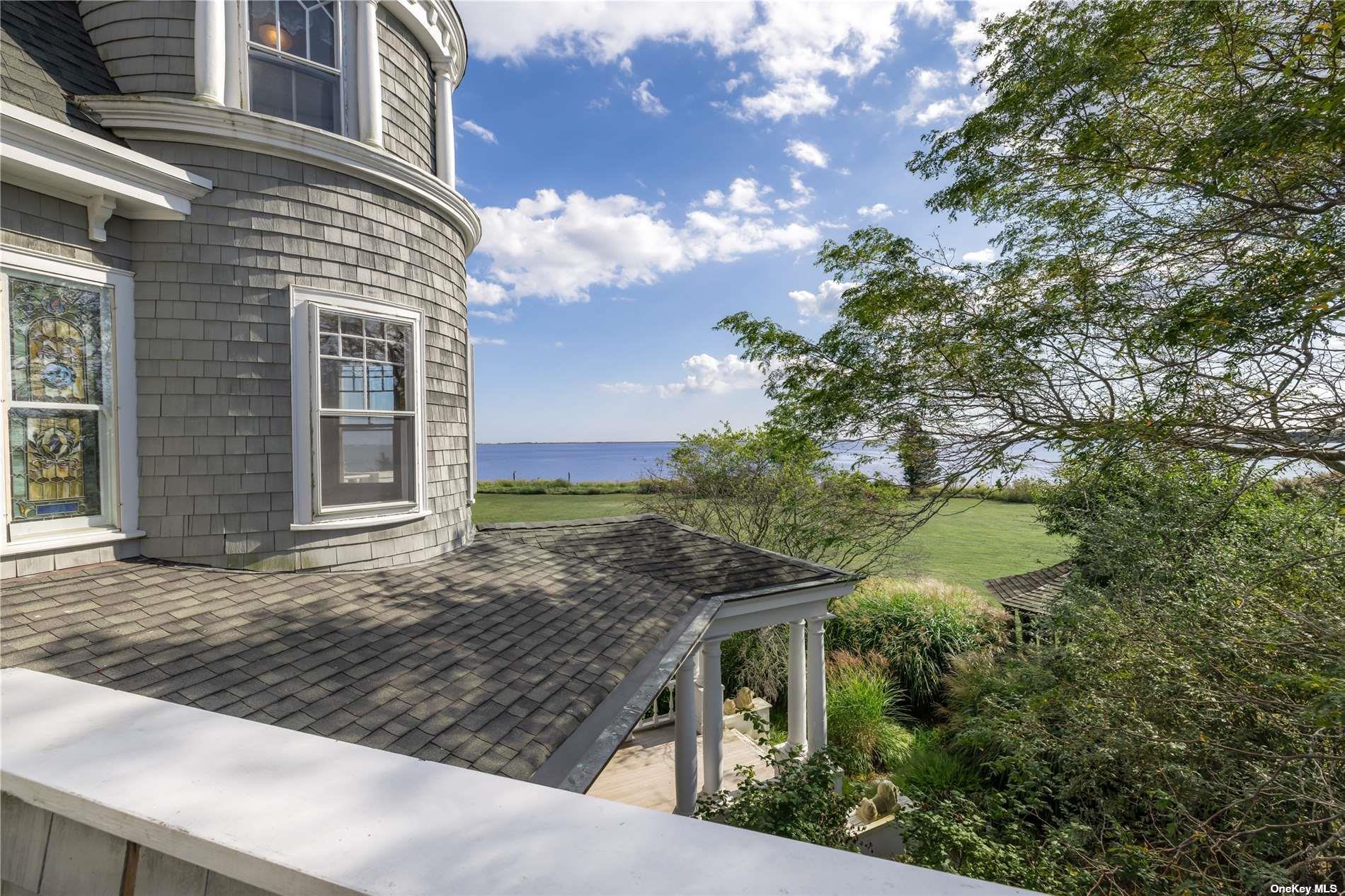 9 Convent Lane, Center Moriches, NY 11934